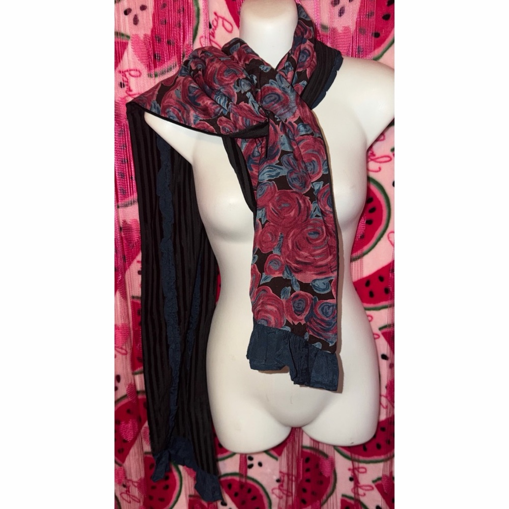 💙 Floral Velvet Scarf with Ruffles